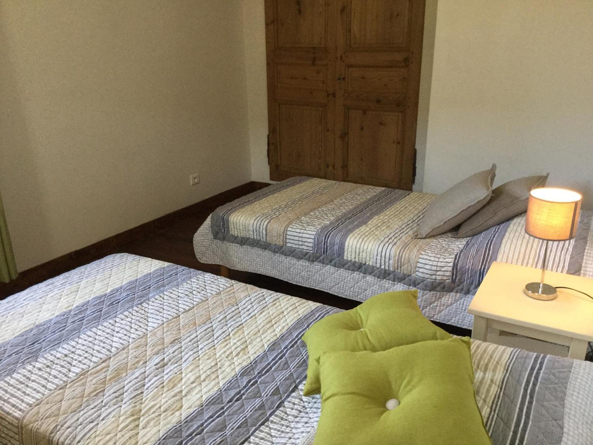 Joli Mas Provençal du 19ème siècle avec grande piscine privée, situé au calme, en campagne de Lacoste, au cœur du Luberon, 6 personnes, LS2-239 Amanto Lacoste  Exterior foto