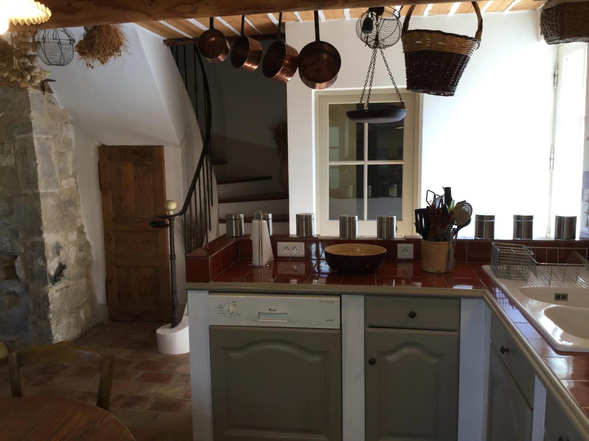 Joli Mas Provençal du 19ème siècle avec grande piscine privée, situé au calme, en campagne de Lacoste, au cœur du Luberon, 6 personnes, LS2-239 Amanto Lacoste  Exterior foto