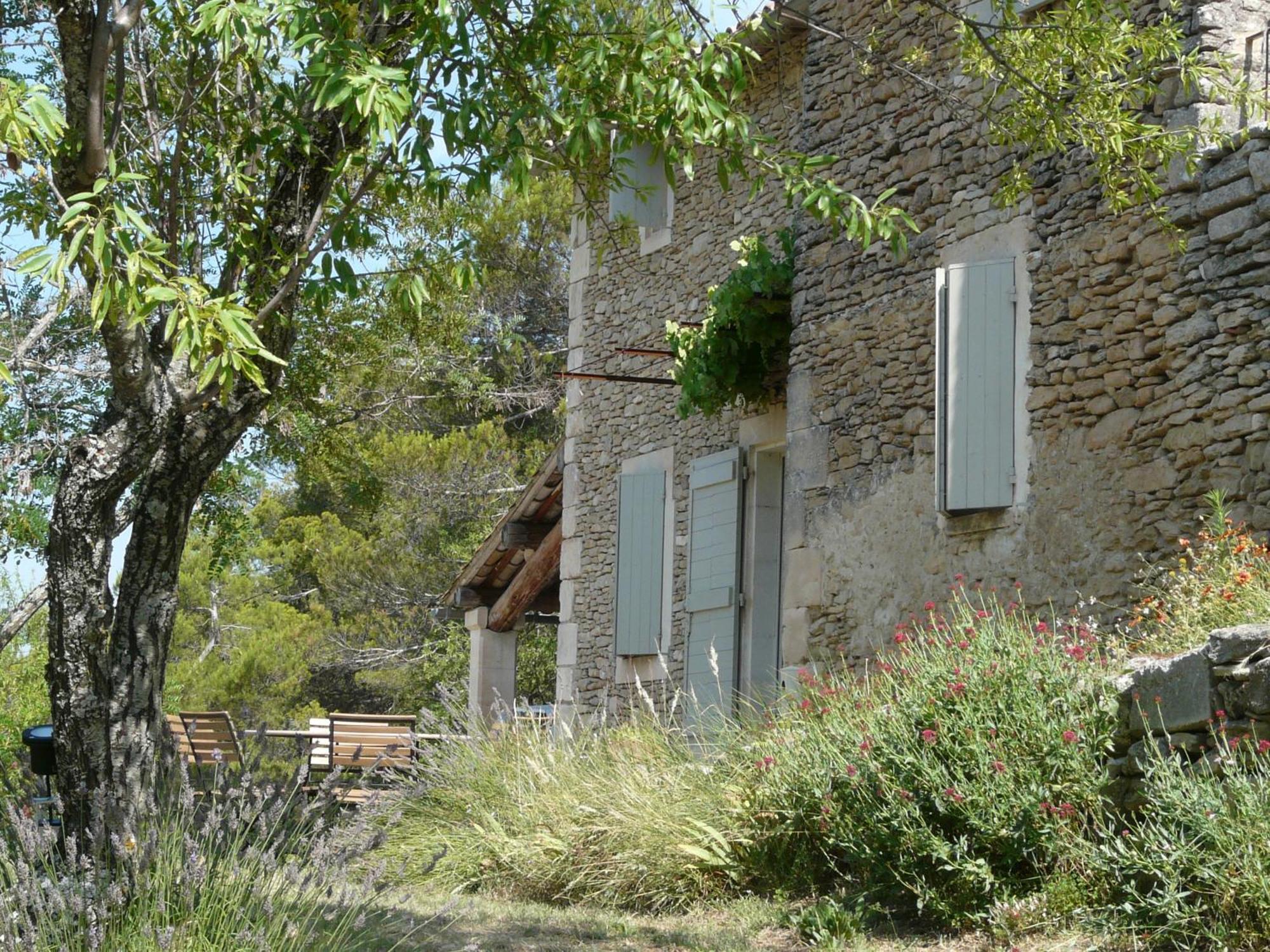 Joli Mas Provençal du 19ème siècle avec grande piscine privée, situé au calme, en campagne de Lacoste, au cœur du Luberon, 6 personnes, LS2-239 Amanto Lacoste  Exterior foto