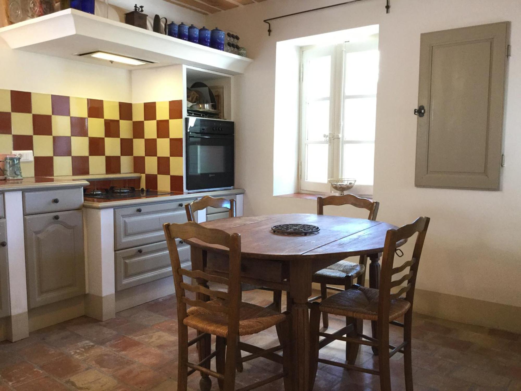 Joli Mas Provençal du 19ème siècle avec grande piscine privée, situé au calme, en campagne de Lacoste, au cœur du Luberon, 6 personnes, LS2-239 Amanto Lacoste  Exterior foto
