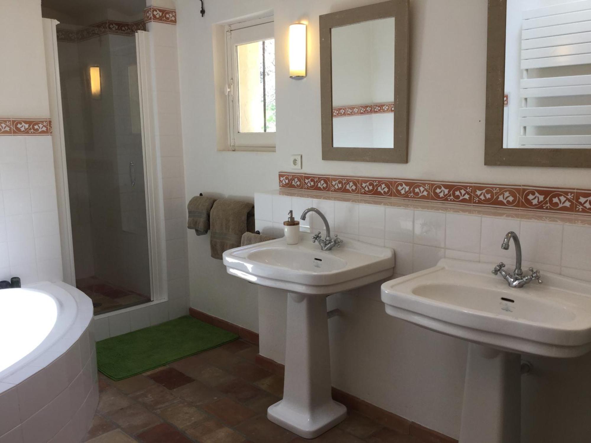 Joli Mas Provençal du 19ème siècle avec grande piscine privée, situé au calme, en campagne de Lacoste, au cœur du Luberon, 6 personnes, LS2-239 Amanto Lacoste  Exterior foto