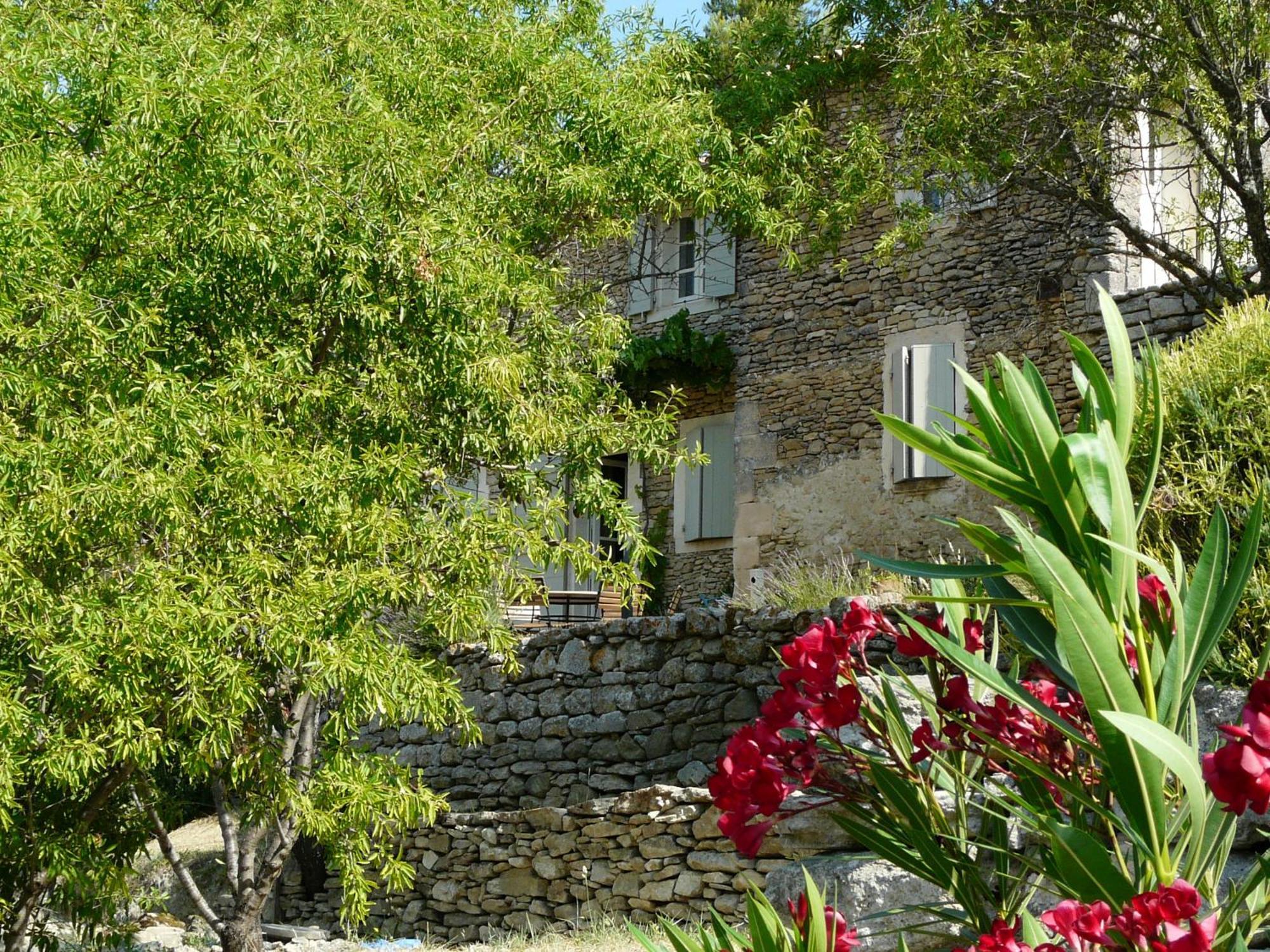 Joli Mas Provençal du 19ème siècle avec grande piscine privée, situé au calme, en campagne de Lacoste, au cœur du Luberon, 6 personnes, LS2-239 Amanto Lacoste  Exterior foto