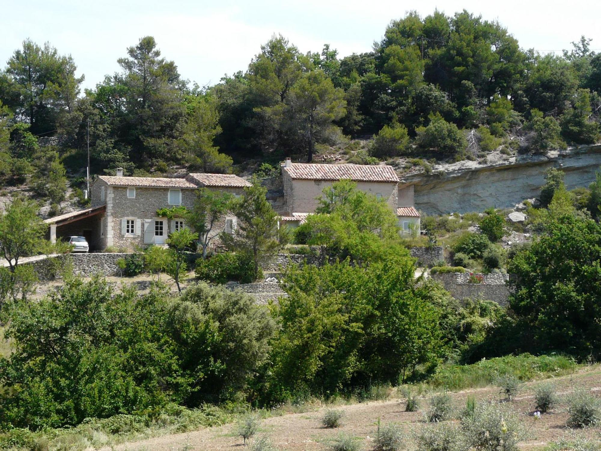 Joli Mas Provençal du 19ème siècle avec grande piscine privée, situé au calme, en campagne de Lacoste, au cœur du Luberon, 6 personnes, LS2-239 Amanto Lacoste  Exterior foto